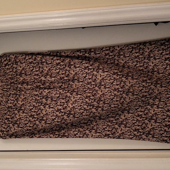 Long Skirt - Picture 2 of 3